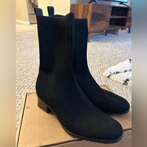 Everlane high ankle glove knit boot in black, size 9